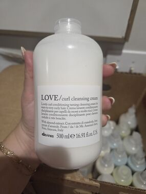 Davines LOVE Curl Cleansing Cream - White